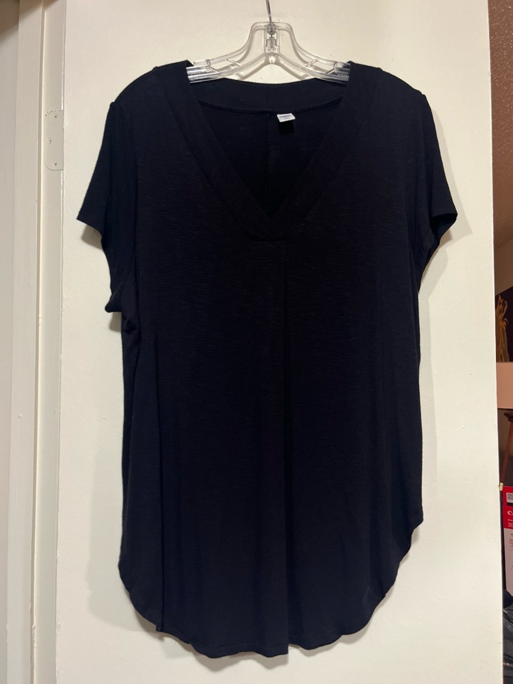Old Navy Luxe Black V-Neck Short Sleeve Tee